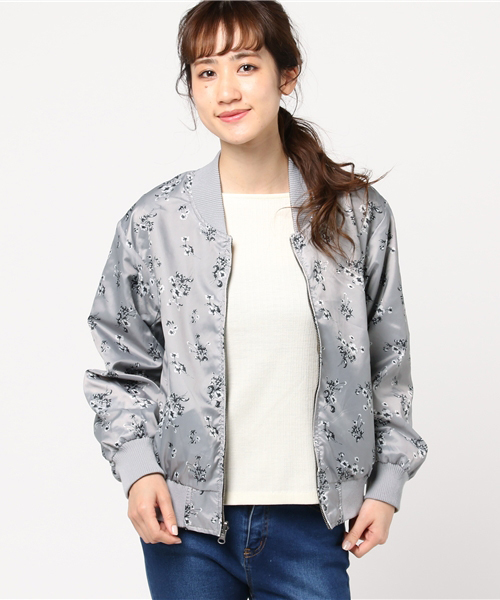 VENCEEXCHANGE（ヴァンスエクスチェンジ）の「袖刺繍リバーシブルブルゾン            （ブルゾン・レディース・ライトグレー/ライトカーキ/ブラック・MEDIUM）」の14枚目の写真