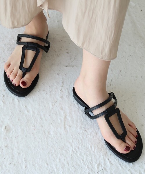 TODAYFUL（トゥデイフル）の「フラットサンダル（サンダル・レディース・ブラウン/ブラック・37inch/38inch/36inch）」の2枚目の写真
