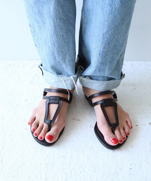 TODAYFUL（トゥデイフル）の「フラットサンダル（サンダル・レディース・ブラウン/ブラック・37inch/38inch/36inch）」の6枚目の写真