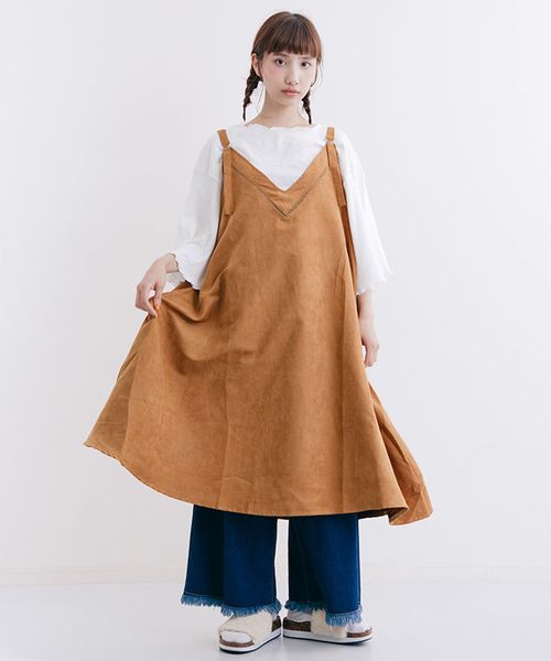 MERLOT(メルロー)の「スウェード調肩ストラップジャンパースカート7147(ジャンパースカート・レディース・ブラック/キャメル/グリーン/パープル・FREE)」の4枚目の写真