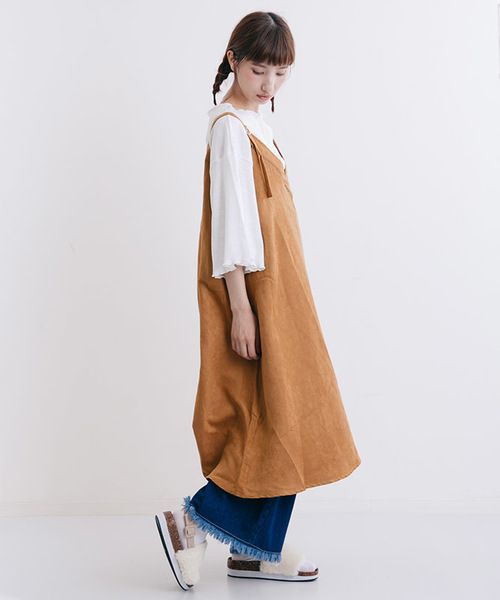 MERLOT(メルロー)の「スウェード調肩ストラップジャンパースカート7147(ジャンパースカート・レディース・ブラック/キャメル/グリーン/パープル・FREE)」の21枚目の写真