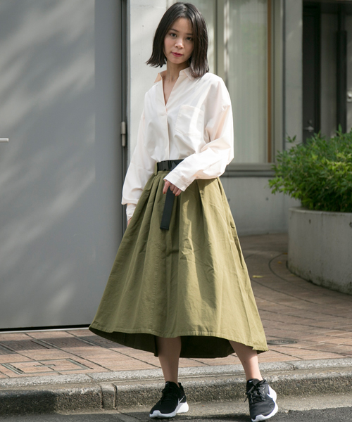 DOUBLE NAME（ダブルネーム）の「ベルト付ボリュームイレヘムスカート（スカート・レディース・ベージュ/カーキ/オレンジ/スミクロ・FREE）」の3枚目の写真