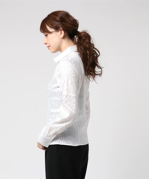 NARACAMICIE（ナラカミーチェ）の「サテンストライプスタンドカラー長袖シャツ（シャツ/ブラウス・レディース・ホワイト/ネイビー・SMALL/MEDIUM/LARGE）」の4枚目の写真