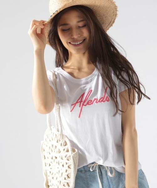 Afends(アフェンズ)の「【AFENDS(アフェンズ)】Halifax Standard Fit Tee(Tシャツ/カットソー・レディース・ホワイト/ピンク/チャコール・SMALL/MEDIUM)」の2枚目の写真