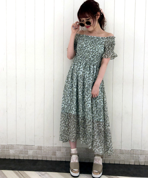 archives(アルシーヴ)の「花柄シャーリングワンピース(ワンピース・レディース・オフホワイト/ブルー/ネイビー・MEDIUM)」の7枚目の写真