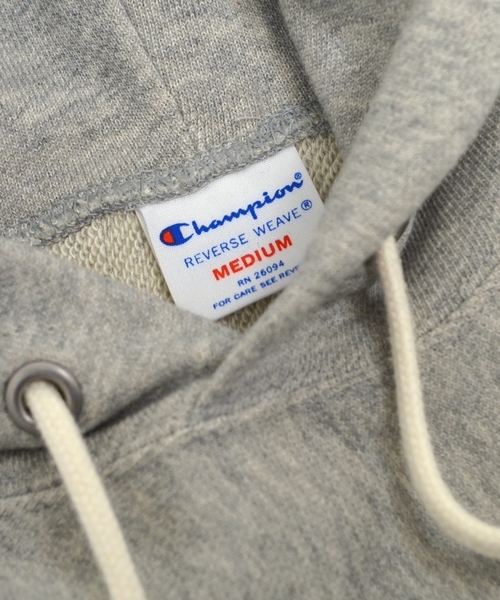 SHIPS（シップス）の「Champion: 【SHIPS AUTHENTIC 別注】 チャンピオン プリント フーデッド パーカー■（パーカー・メンズ・オフホワイト/ヘザ－グレー/ネイビー/レッド・LARGE/SMALL/MEDIUM）」の9枚目の写真