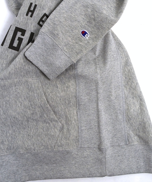 SHIPS（シップス）の「Champion: 【SHIPS AUTHENTIC 別注】 チャンピオン プリント フーデッド パーカー■（パーカー・メンズ・オフホワイト/ヘザ－グレー/ネイビー/レッド・LARGE/SMALL/MEDIUM）」の10枚目の写真