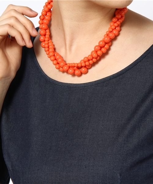 Chico(チコ)の「ねじりネックレス(ネックレス・レディース・ホワイト/レッド・FREE)」の9枚目の写真