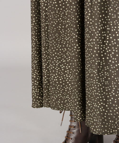 LOWRYS FARM（ローリーズファーム）の「ボウタイツキガラワンピ　853582（ワンピース・レディース・ブラック/ネイビー/ブラウン・FREE）」の5枚目の写真