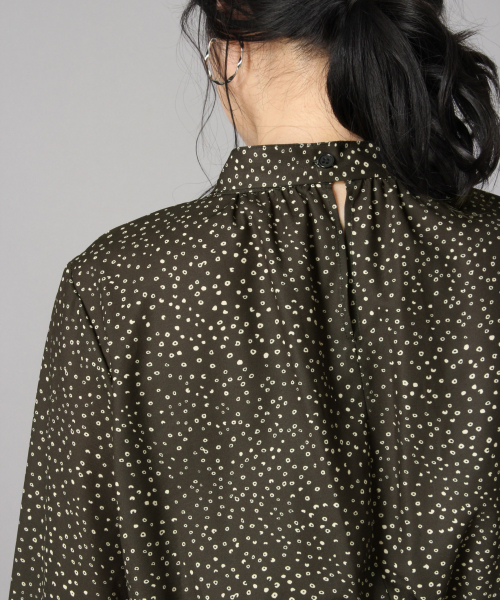 LOWRYS FARM（ローリーズファーム）の「ボウタイツキガラワンピ　853582（ワンピース・レディース・ブラック/ネイビー/ブラウン・FREE）」の14枚目の写真