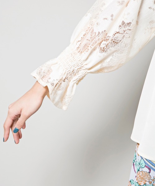 MILLION CARATS(ミリオンカラッツ)の「【WEB限定STYLE4】アンニュイレースブラウス(シャツ/ブラウス・レディース・イエロー/オフホワイト・FREE)」の6枚目の写真