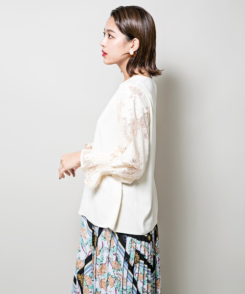 MILLION CARATS(ミリオンカラッツ)の「【WEB限定STYLE4】アンニュイレースブラウス(シャツ/ブラウス・レディース・イエロー/オフホワイト・FREE)」の12枚目の写真