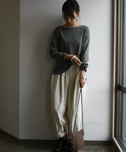 and it_（アンドイット）の「【日本製】Beコルテデイリーロングカットソー（Tシャツ/カットソー・レディース・オートミール/ライトグレー/キャメル/ライトブラウン/ブラック/ライトカーキ/カーキ/ベージュ/アイボリー/オフホワイト・L/M/LL）」の15枚目の写真