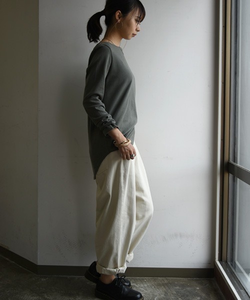 and it_（アンドイット）の「【日本製】Beコルテデイリーロングカットソー（Tシャツ/カットソー・レディース・オートミール/ライトグレー/キャメル/ライトブラウン/ブラック/ライトカーキ/カーキ/ベージュ/アイボリー/オフホワイト・L/M/LL）」の16枚目の写真