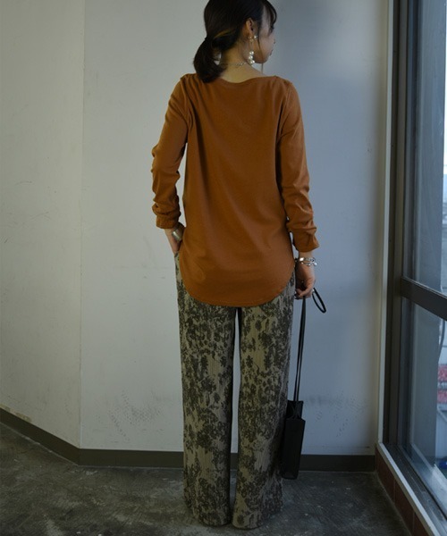 and it_（アンドイット）の「【日本製】Beコルテデイリーロングカットソー（Tシャツ/カットソー・レディース・オートミール/ライトグレー/キャメル/ライトブラウン/ブラック/ライトカーキ/カーキ/ベージュ/アイボリー/オフホワイト・L/M/LL）」の20枚目の写真