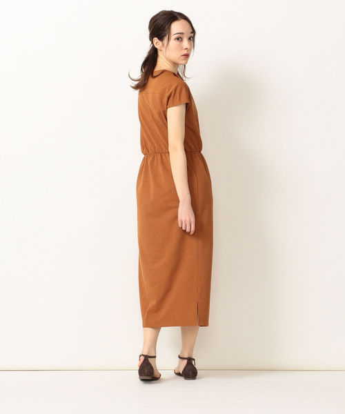 SHIPS any(シップス エニィ)の「SHIPS any:開襟シャツワンピース(ワンピース・レディース・ブラック/キャメル・38/36)」の22枚目の写真