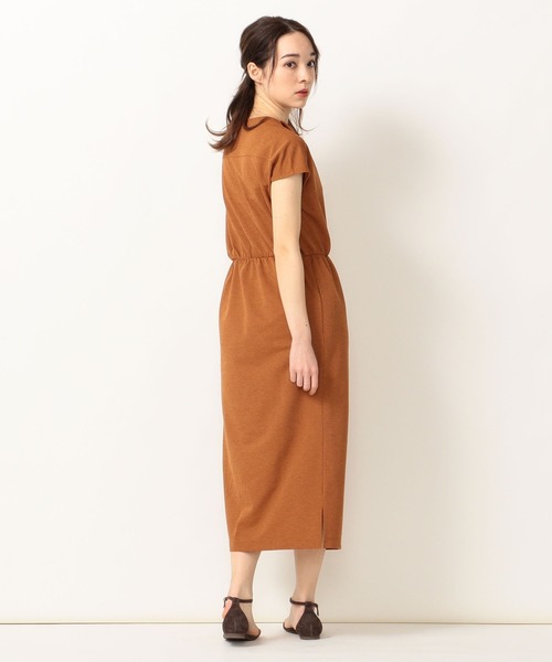 SHIPS any(シップス エニィ)の「SHIPS any:開襟シャツワンピース(ワンピース・レディース・ブラック/キャメル・38/36)」の6枚目の写真