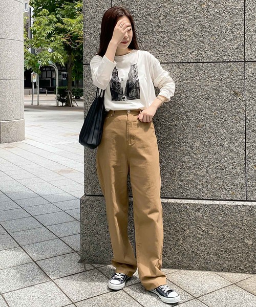 KOBE LETTUCE（コウベレタス）の「フォトプリントロンT（Tシャツ/カットソー・レディース・オフホワイト/ベージュ/チャコール・FREE）」の6枚目の写真