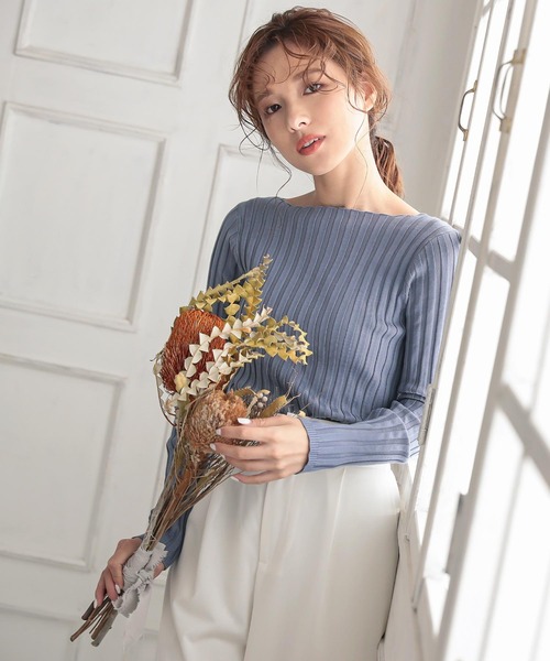 KOBE LETTUCE（コウベレタス）の「太リブボートネックニットトップス（ニット/セーター・レディース・ブラック/ブラウン/ホワイト系その他/ブルー系その他/パープル系その他・1）」の4枚目の写真