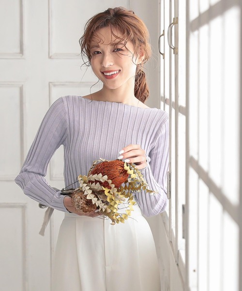 KOBE LETTUCE（コウベレタス）の「太リブボートネックニットトップス（ニット/セーター・レディース・ブラック/ブラウン/ホワイト系その他/ブルー系その他/パープル系その他・1）」の5枚目の写真