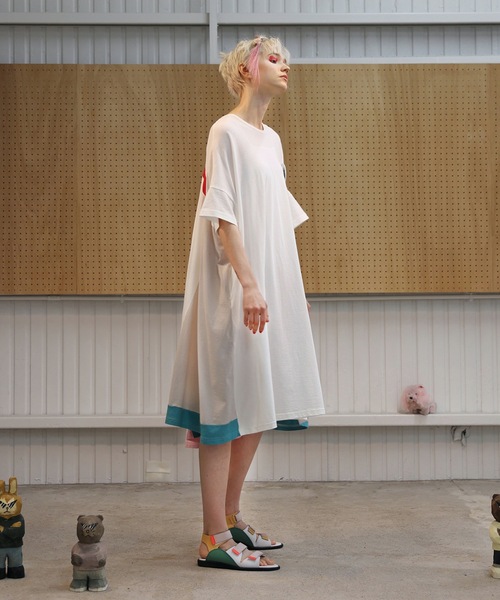 bedsidedrama（ベットサイドドラマ）の「2021春夏 Peacock Dress