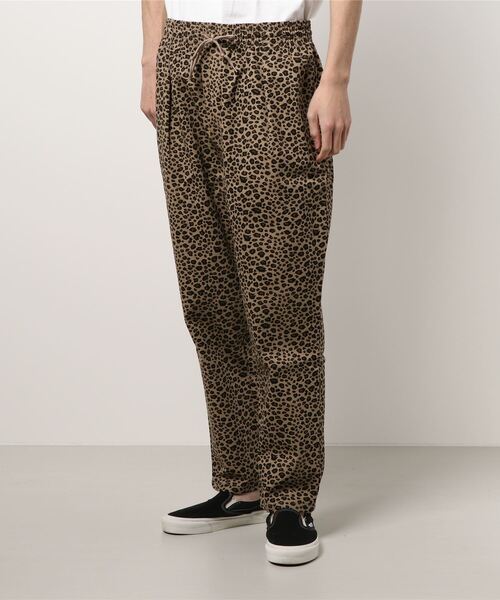 THISIS(ディスイズ)の「レオパード シェフパンツ(その他パンツ・メンズ・ベージュ/グリーン・SMALL/MEDIUM/LARGE/X-LARGE)」の2枚目の写真