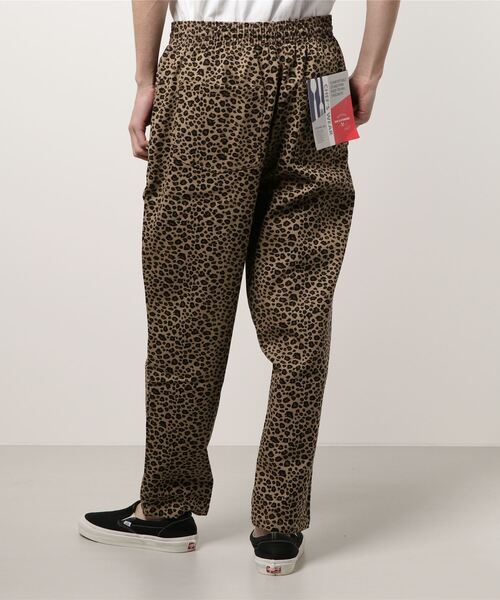 THISIS(ディスイズ)の「レオパード シェフパンツ(その他パンツ・メンズ・ベージュ/グリーン・SMALL/MEDIUM/LARGE/X-LARGE)」の4枚目の写真