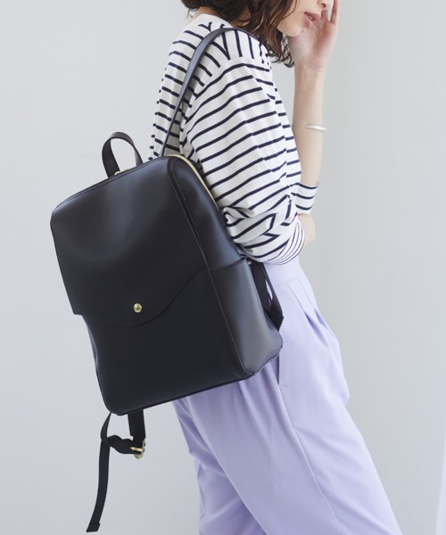 Legato Largo（レガートラルゴ）の「【WEB限定】Legato Largo ≪かるいかばん≫軽量ボンディング リュック（バックパック/リュック・レディース・アイボリー/ブラック/ピンクベージュ/グレイッシュベージュ/キャメル/グリーン系その他2/ブラウン/ターコイズブルー/ダークグレー・FREE）」の3枚目の写真