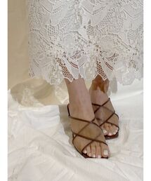 変形ヒールクロスメッシュサンダル