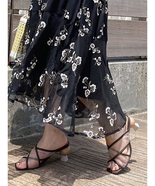 MERCURYDUO（マーキュリーデュオ）の「変形ヒールクロスメッシュサンダル（サンダル・レディース・ベージュ/ブラウン・38/36）」の6枚目の写真