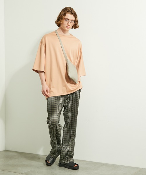 PUBLIC TOKYO（パブリックトウキョウ）の「極 ココTシャツ ビッグシルエット　”圧倒的な『ココち良さ』を実現したクルーネック無地Tシャツ”（Tシャツ/カットソー・メンズ・ホワイト/ブラック/ダークグレー/ミント/ピンク系その他/ネイビー/サックスブルー/グレイッシュベージュ・1/2/4/3）」の15枚目の写真