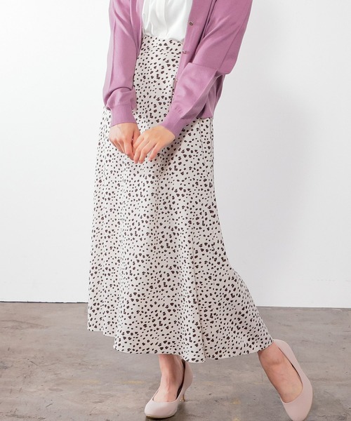 Honeys（ハニーズ）の「総柄ロングスカート（スカート・レディース・ホワイト系その他/ブラック系その他/グレー系その他/ベージュ系その他/ブルー系その他/ブラック系その他2・S/M/L）」の5枚目の写真