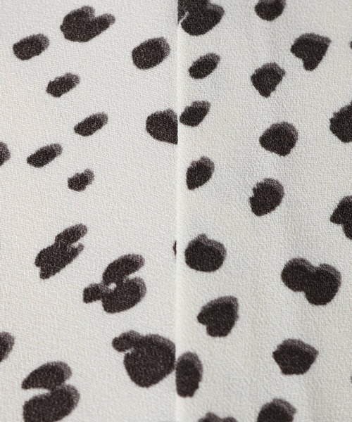 Honeys（ハニーズ）の「総柄ロングスカート（スカート・レディース・ホワイト系その他/ブラック系その他/グレー系その他/ベージュ系その他/ブルー系その他/ブラック系その他2・S/M/L）」の13枚目の写真