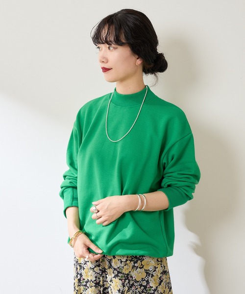 SHENERY（シーナリー）の「バックボリューム裏毛プルオーバー（スウェット・レディース・オフホワイト/グリーン・FREE）」の6枚目の写真