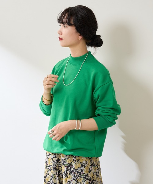 SHENERY（シーナリー）の「バックボリューム裏毛プルオーバー（スウェット・レディース・オフホワイト/グリーン・FREE）」の7枚目の写真