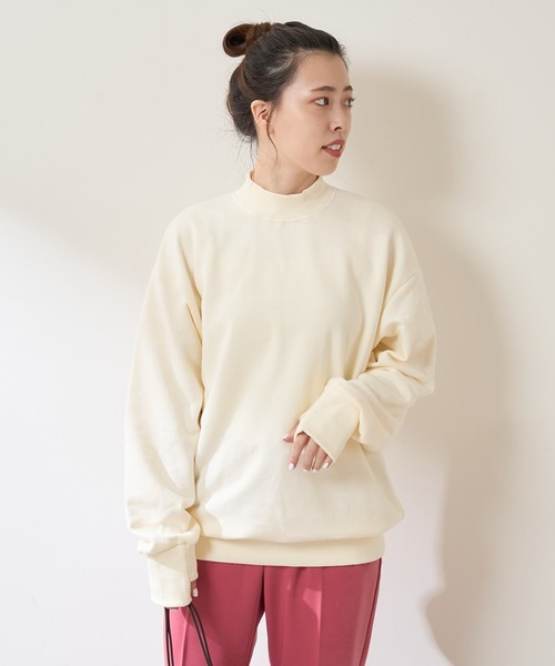 SHENERY（シーナリー）の「バックボリューム裏毛プルオーバー（スウェット・レディース・オフホワイト/グリーン・FREE）」の21枚目の写真