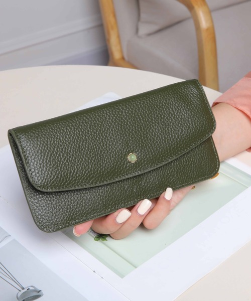 Ungrid（アングリッド）の「【Ungrid/アングリッド】牛革天然石ブローチ　フラップ長財布（財布・レディース・キャメル/ベージュ系その他/ワイン/カーキ/ピンク/グレー/ダークグリーン/ダークブルー/ブルー系その他/ミント/ターコイズブルー/ライトグリーン/アイボリー/ベージュ/ブラック/マスタード/オリーブ・FREE）」の6枚目の写真