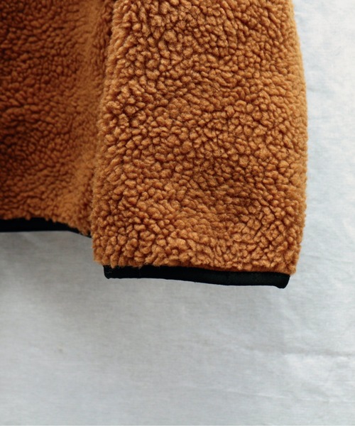 ADPOSION（アドポーション）の「ビッグシルエット スタンドネック ボアフリースジャケット（ブルゾン・レディース・パープル/グリーン/ベージュ/ブラック/ブラック系1/キャメル/ホワイト/カーキ・LARGE/MEDIUM/X-LARGE）」の17枚目の写真