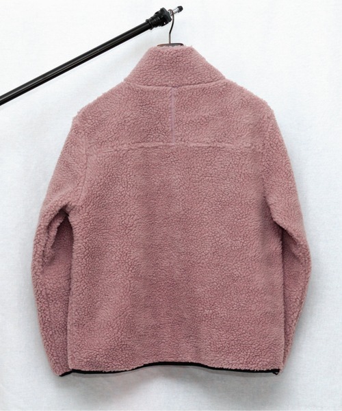 ADPOSION（アドポーション）の「ビッグシルエット スタンドネック ボアフリースジャケット（ブルゾン・レディース・パープル/グリーン/ベージュ/ブラック/ブラック系1/キャメル/ホワイト/カーキ・LARGE/MEDIUM/X-LARGE）」の16枚目の写真