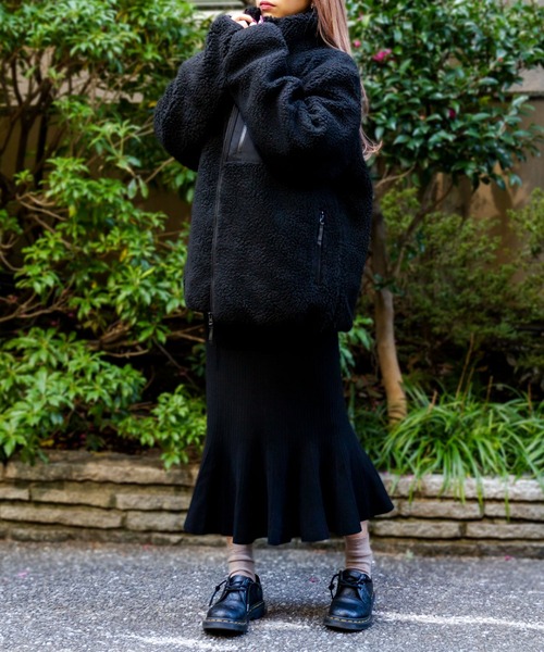 ADPOSION（アドポーション）の「ビッグシルエット スタンドネック ボアフリースジャケット（ブルゾン・レディース・パープル/グリーン/ベージュ/ブラック/ブラック系1/キャメル/ホワイト/カーキ・LARGE/MEDIUM/X-LARGE）」の18枚目の写真