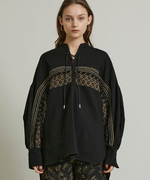 EBONY(エボニー)の「【EBONY(エボニー)】レースアップブラウス E21AW/T-01(シャツ/ブラウス・レディース・ブラック/ベージュ・2)」の9枚目の写真