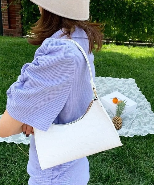 RiNc （リンク）の「【 NOLITA / ノリータ 】 ミニショルダートート ソフト PUクロコ風レザー ミニハンドバッグ（ハンドバッグ・レディース・ホワイト/ブラック/ピンク/イエロー/グリーン・FREE）」の9枚目の写真