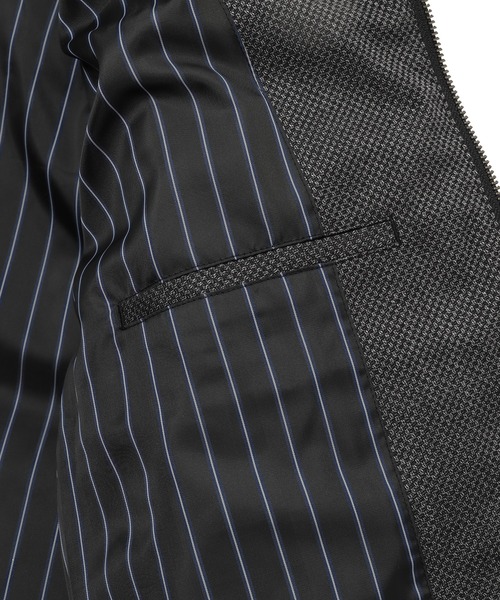 MEN'S BIGI（メンズビギ）の「マイクロブロックチェック ボリュームネックダウンジャケット（ダウンジャケット/コート・メンズ・チャコールグレー×ブラック/ダークネイビー/ブラック×ブラック・01/02/03/04）」の19枚目の写真