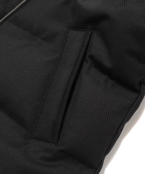 MEN'S BIGI（メンズビギ）の「マイクロブロックチェック ボリュームネックダウンジャケット（ダウンジャケット/コート・メンズ・チャコールグレー×ブラック/ダークネイビー/ブラック×ブラック・01/02/03/04）」の17枚目の写真