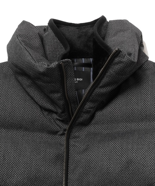 MEN'S BIGI（メンズビギ）の「マイクロブロックチェック ボリュームネックダウンジャケット（ダウンジャケット/コート・メンズ・チャコールグレー×ブラック/ダークネイビー/ブラック×ブラック・01/02/03/04）」の18枚目の写真