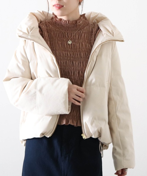 Cheek(チーク)の「ベーシックショートダウン(ダウンジャケット/コート・レディース・ブラック/アイボリー/グレイッシュベージュ・MEDIUM)」の2枚目の写真