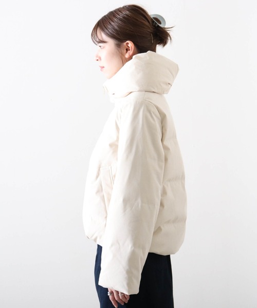 Cheek(チーク)の「ベーシックショートダウン(ダウンジャケット/コート・レディース・ブラック/アイボリー/グレイッシュベージュ・MEDIUM)」の5枚目の写真