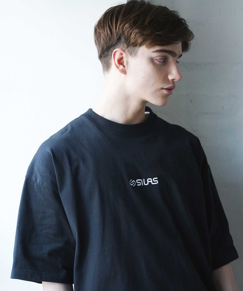 SILAS（サイラス）の「BASIC FRONT LOGO S/S TEE サイラスベーシックフロントロゴ半袖Tシャツ/刺繍　オーバーサイズ（Tシャツ/カットソー・メンズ・ネイビー/ホワイト/ブラック/チャコールグレー/ライトブルー/グリーン・X-LARGE/MEDIUM/LARGE）」の19枚目の写真