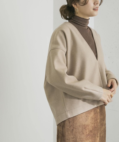 URBAN RESEARCH（アーバンリサーチ）の「メルトンフリースVネックTOPS（Tシャツ/カットソー・レディース・ベージュ/アイボリー・FREE）」の2枚目の写真