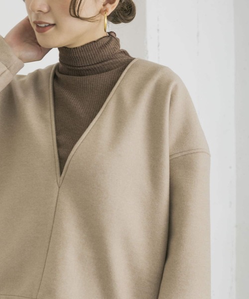 URBAN RESEARCH（アーバンリサーチ）の「メルトンフリースVネックTOPS（Tシャツ/カットソー・レディース・ベージュ/アイボリー・FREE）」の9枚目の写真